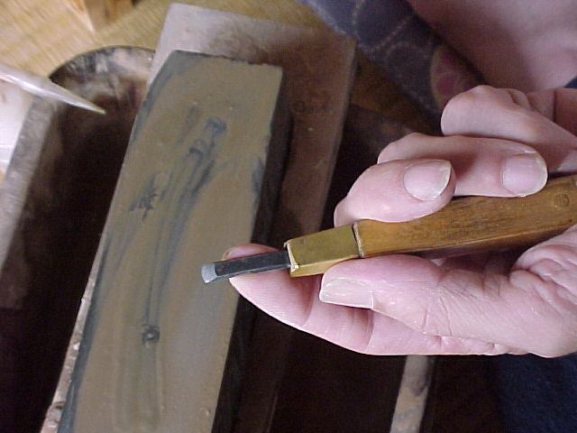 How to sharpen your printmaking tools?